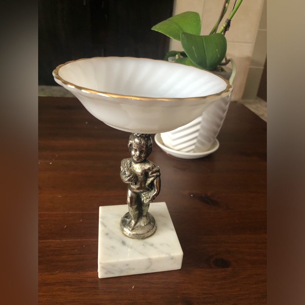 Pedestal Glass Bowl on Fine Marble Base